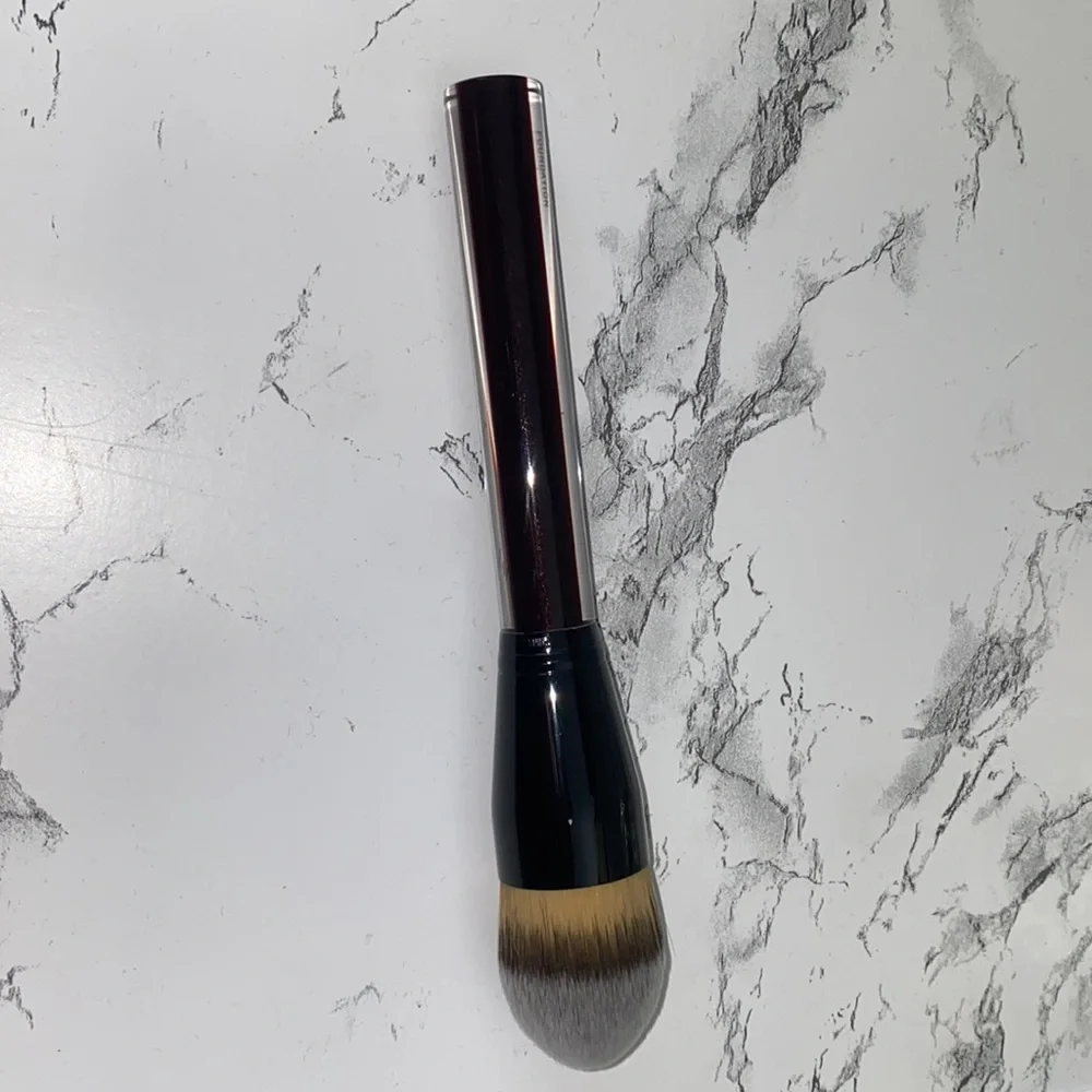 NWOB Kevyn Aucoin Foundation brush Never used No box